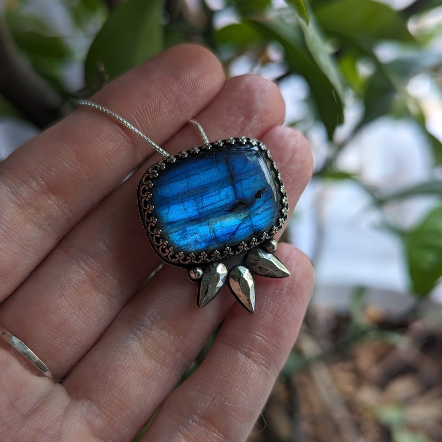 925 Sterling Silver Labradorite Spike Pendant Necklace - 16" Chain