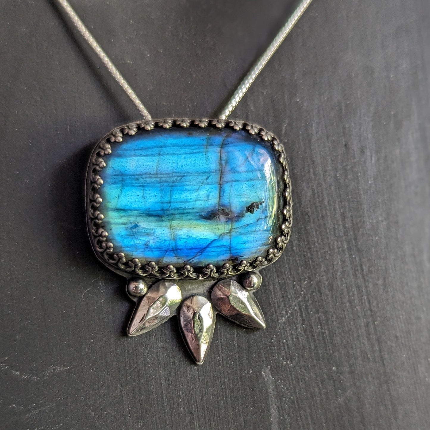 925 Sterling Silver Labradorite Spike Pendant Necklace - 16" Chain
