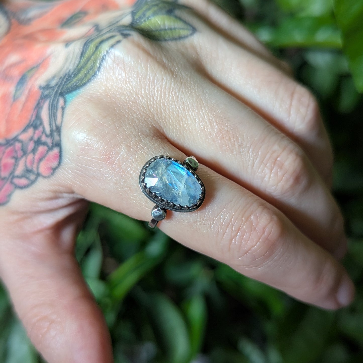 925 Sterling Silver Rainbow Moonstone Hammered Ring | US/CA Size 7