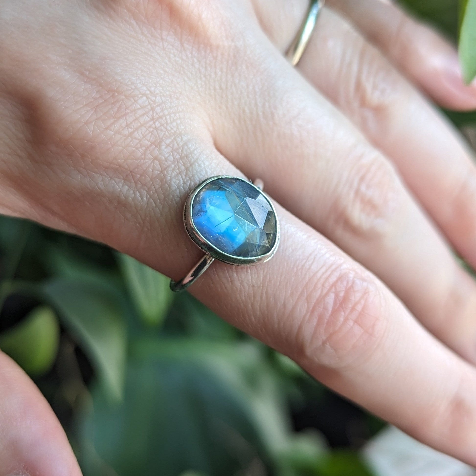 925 Sterling Silver Rainbow Moonstone Dainty Ring - US/CA Size 7