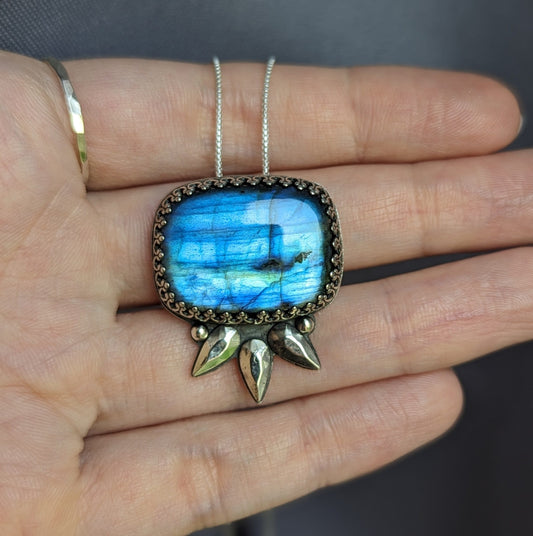 925 Sterling Silver Labradorite Spike Pendant Necklace - 16" Chain