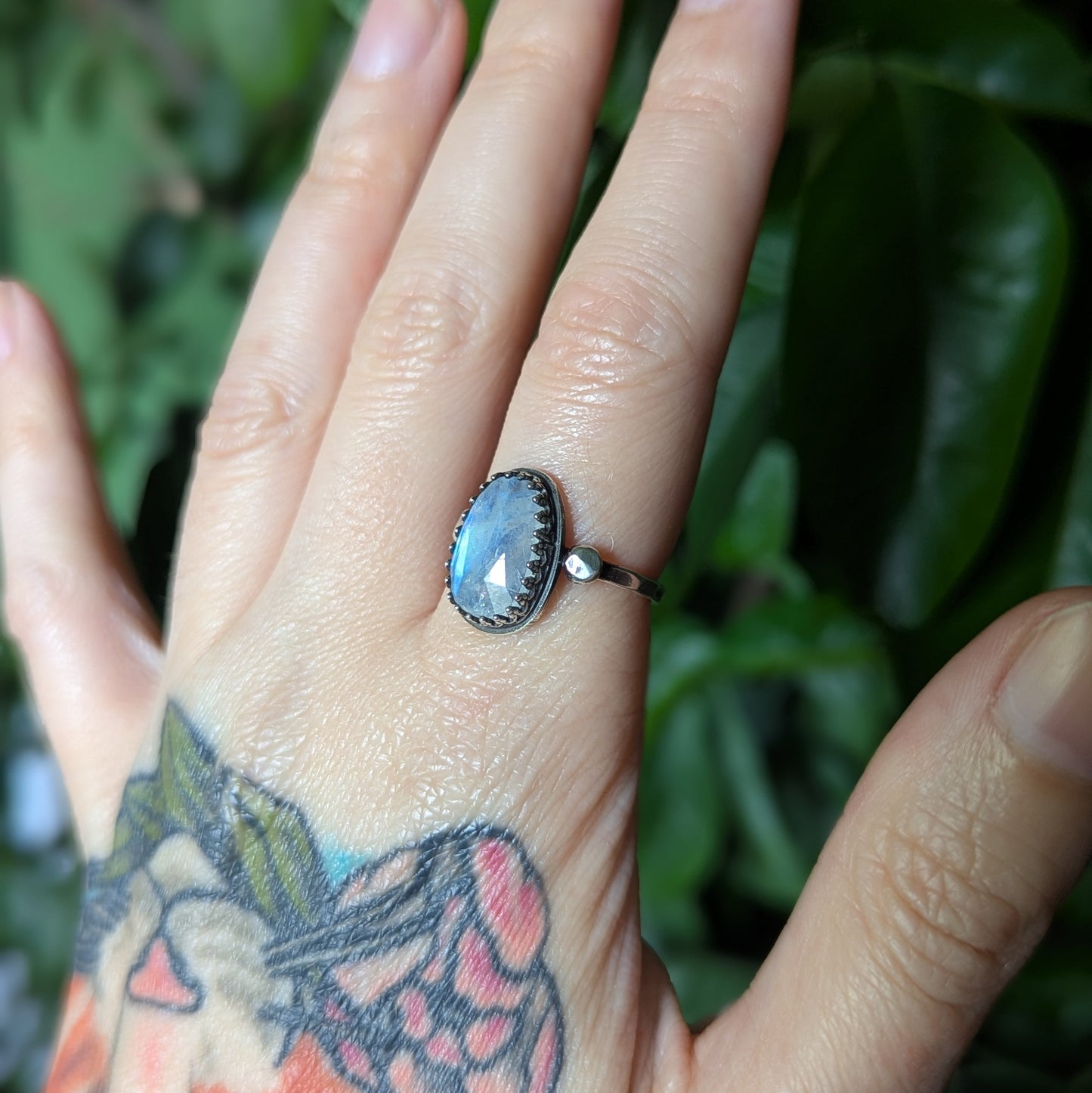 925 Sterling Silver Rainbow Moonstone Hammered Ring | US/CA Size 7